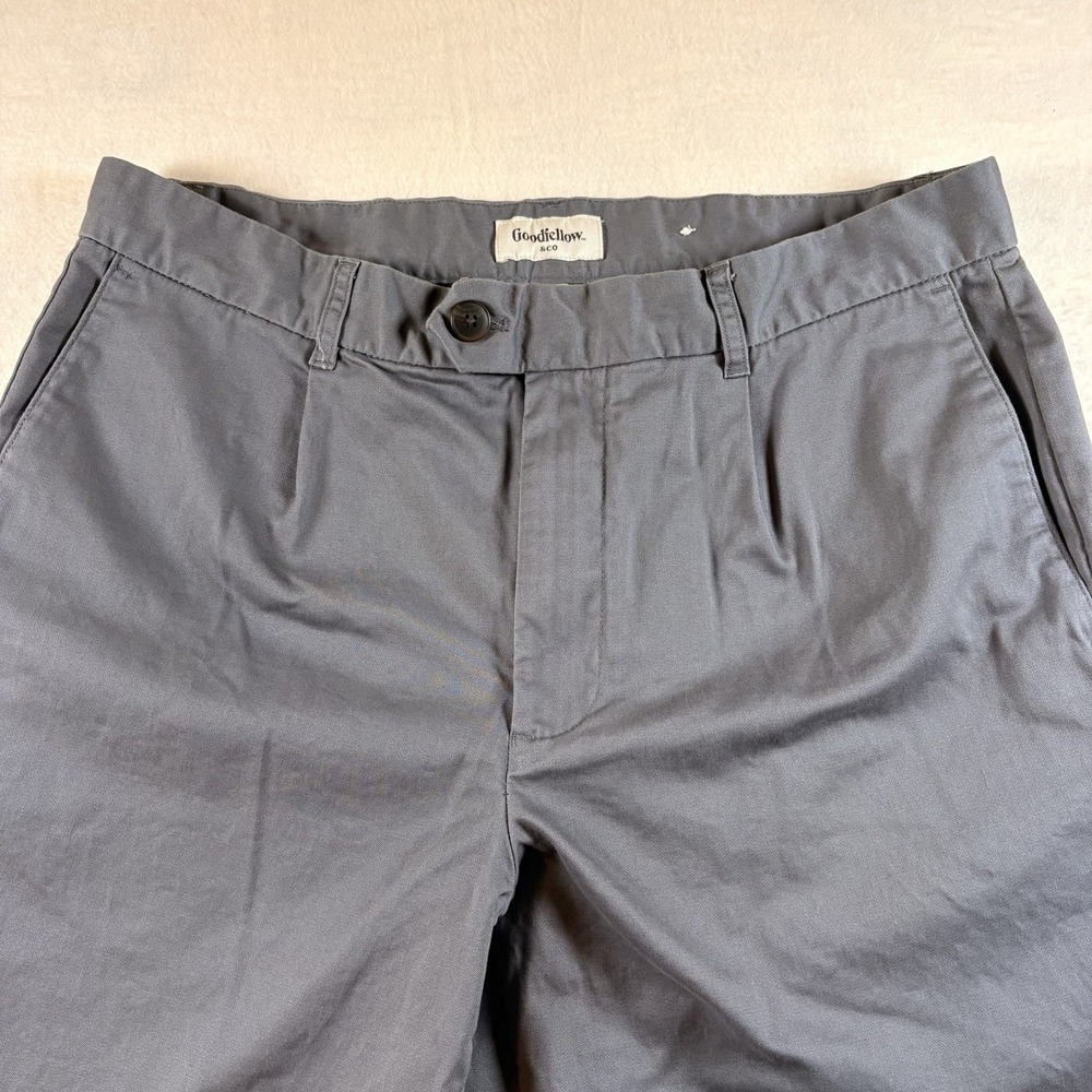 Goodfellow Men's Pleated Tapered Chino Pants Blue Gray Stretch 34x30 Preppy - Picture 3 of 6
